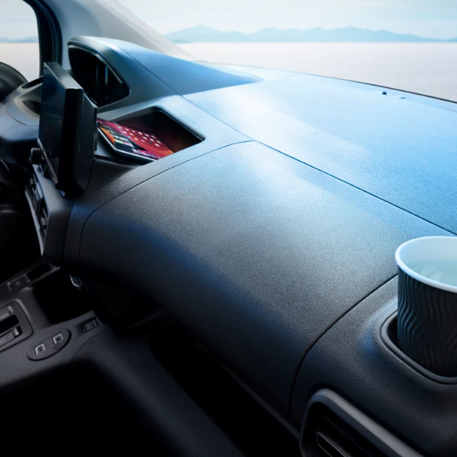 Peugeot Partner interior