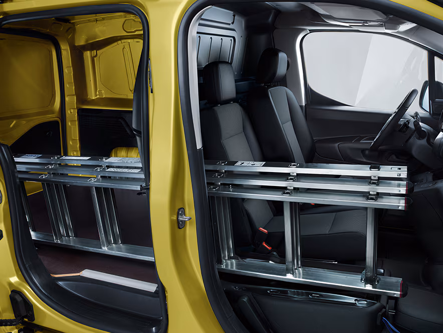 Opel Combo Cargo Electric interior