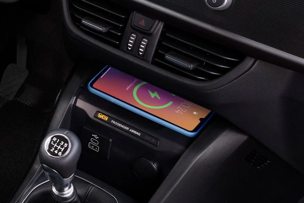 Ford Transit Courier Kombi interior