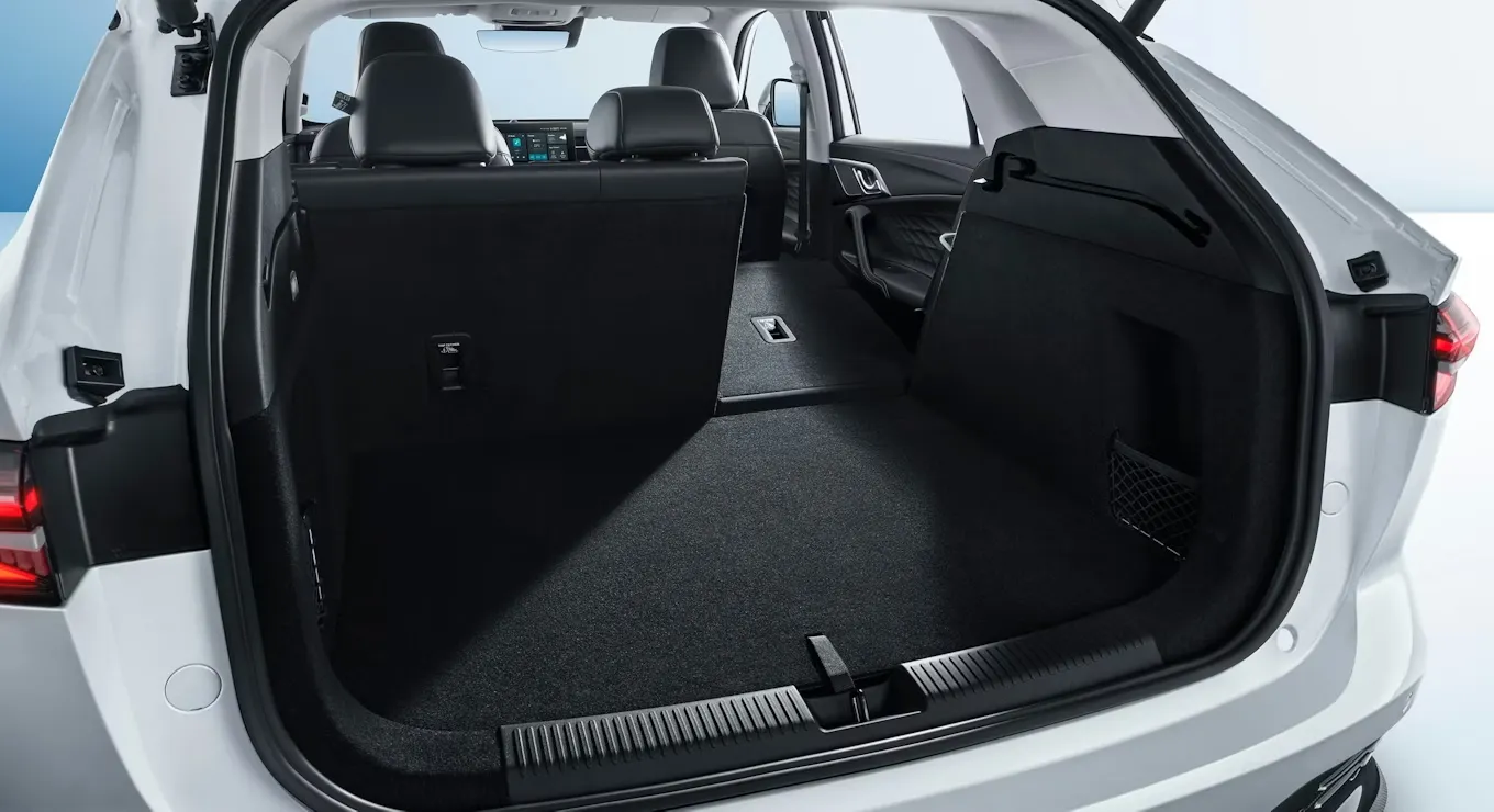 MG HS interior