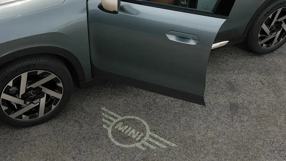 MINI Countryman exterior