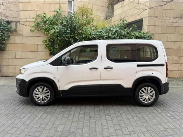 Peugeot Rifter exterior