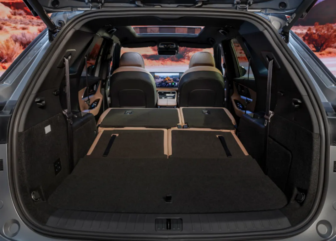 Ebro S900 interior