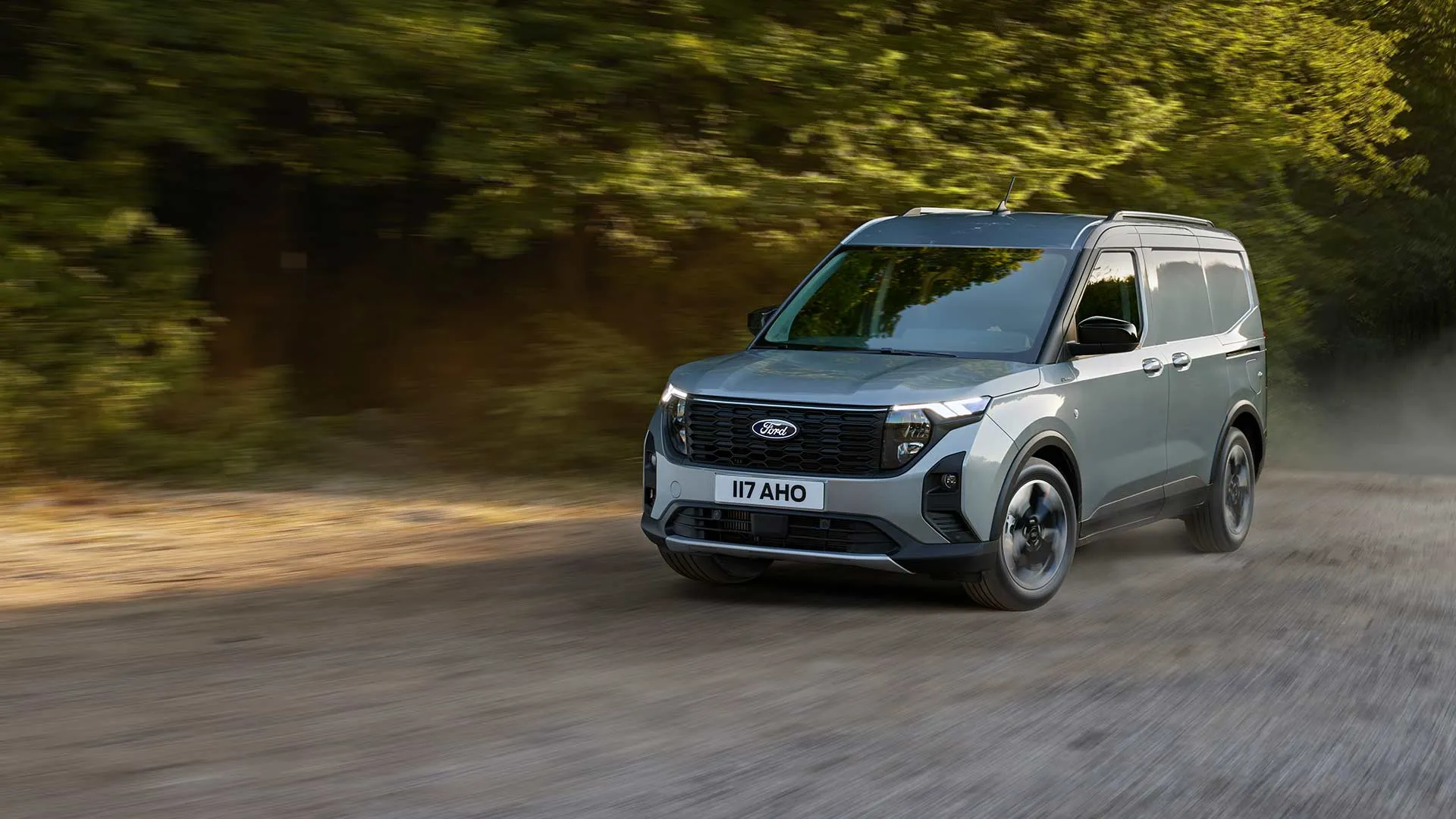 Ford Transit Courier exterior