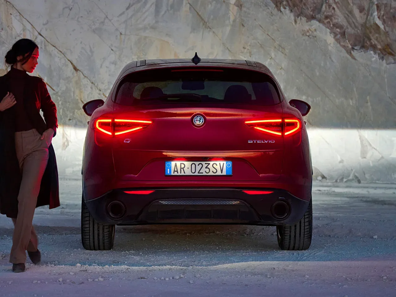 Alfa Romeo Stelvio exterior