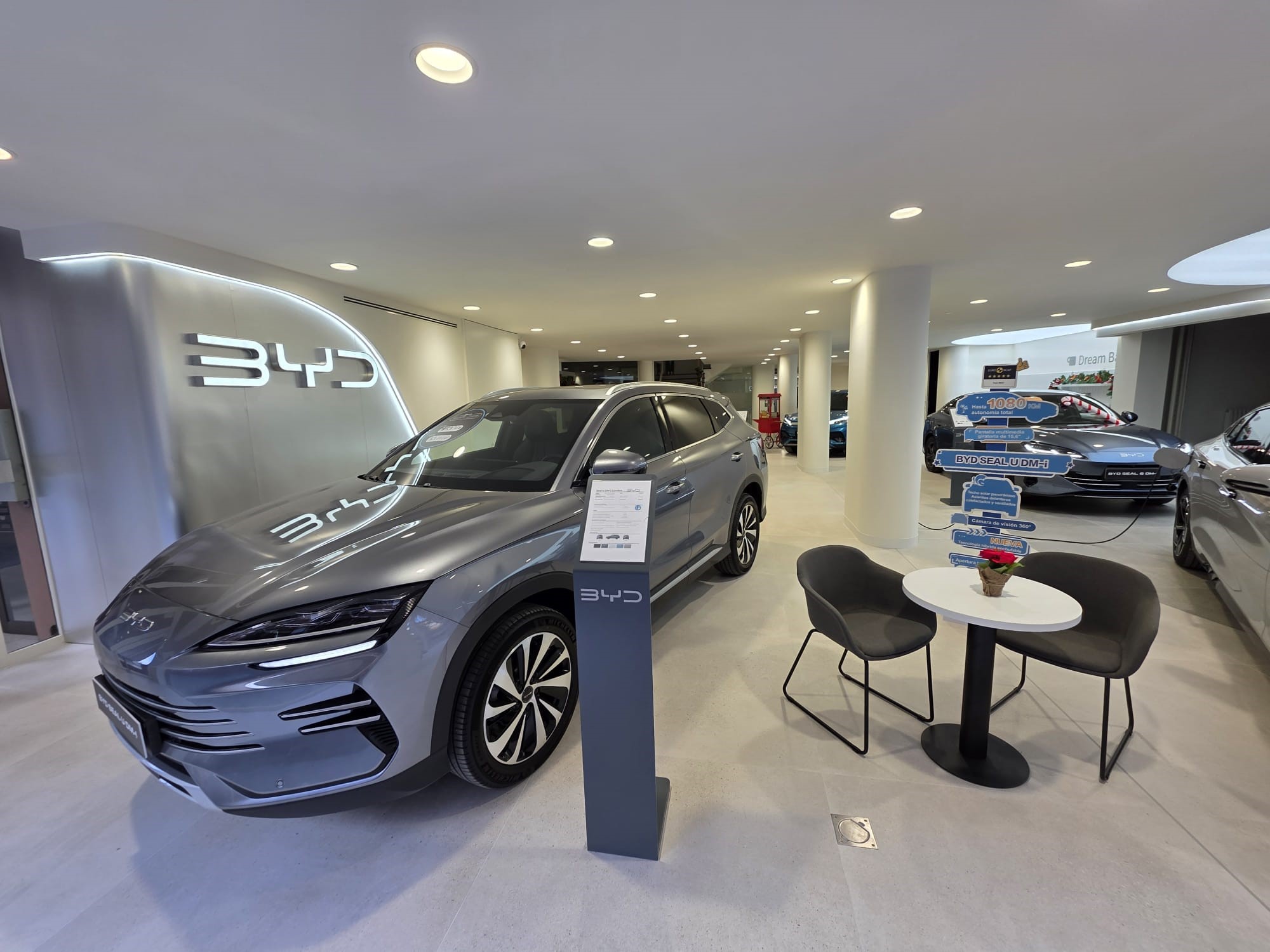 BYD YOMOVO ECOVOLT - VIC