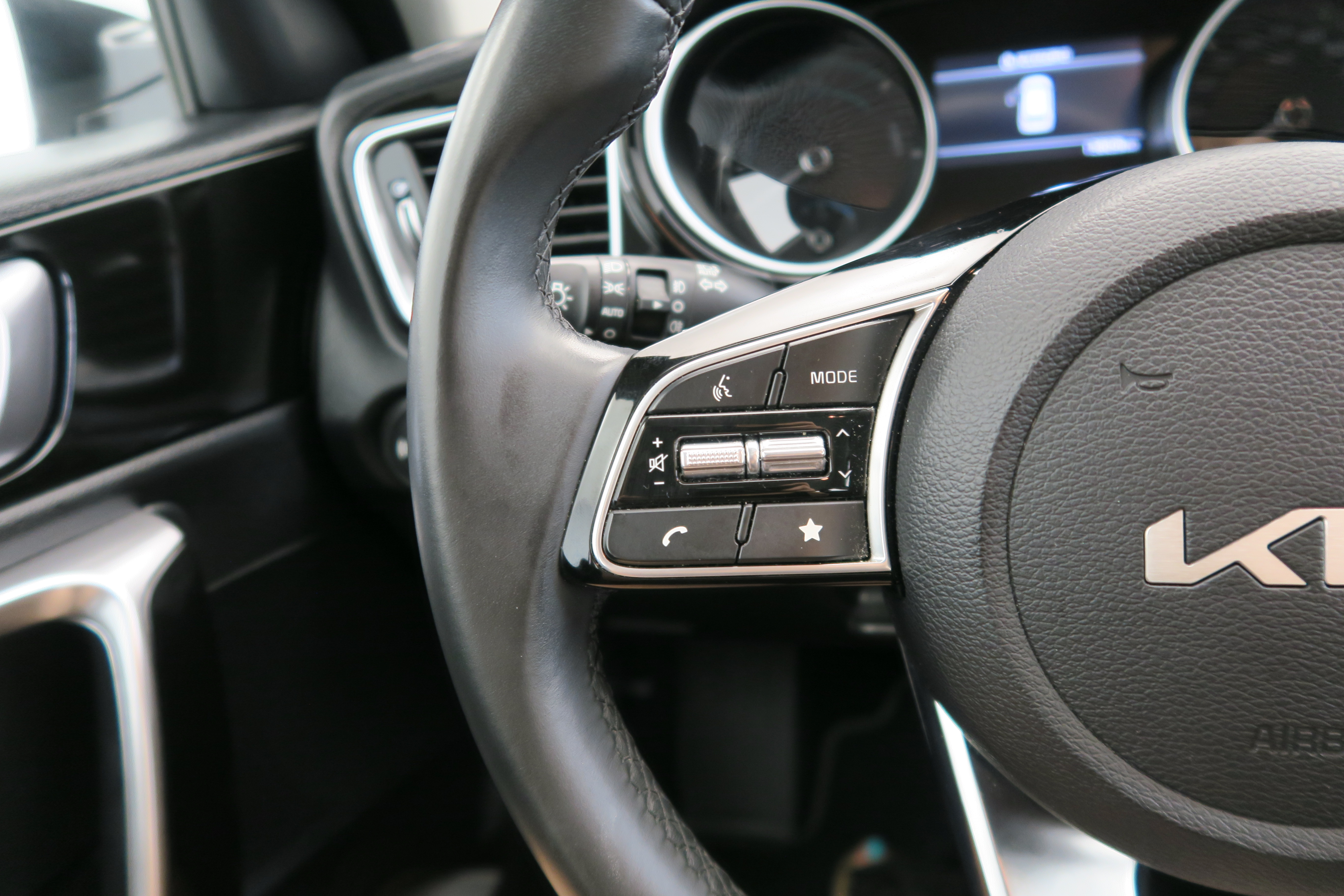 KIA CEED Ceed Tourer 1,6 PHEV eDrive - Imagen 2